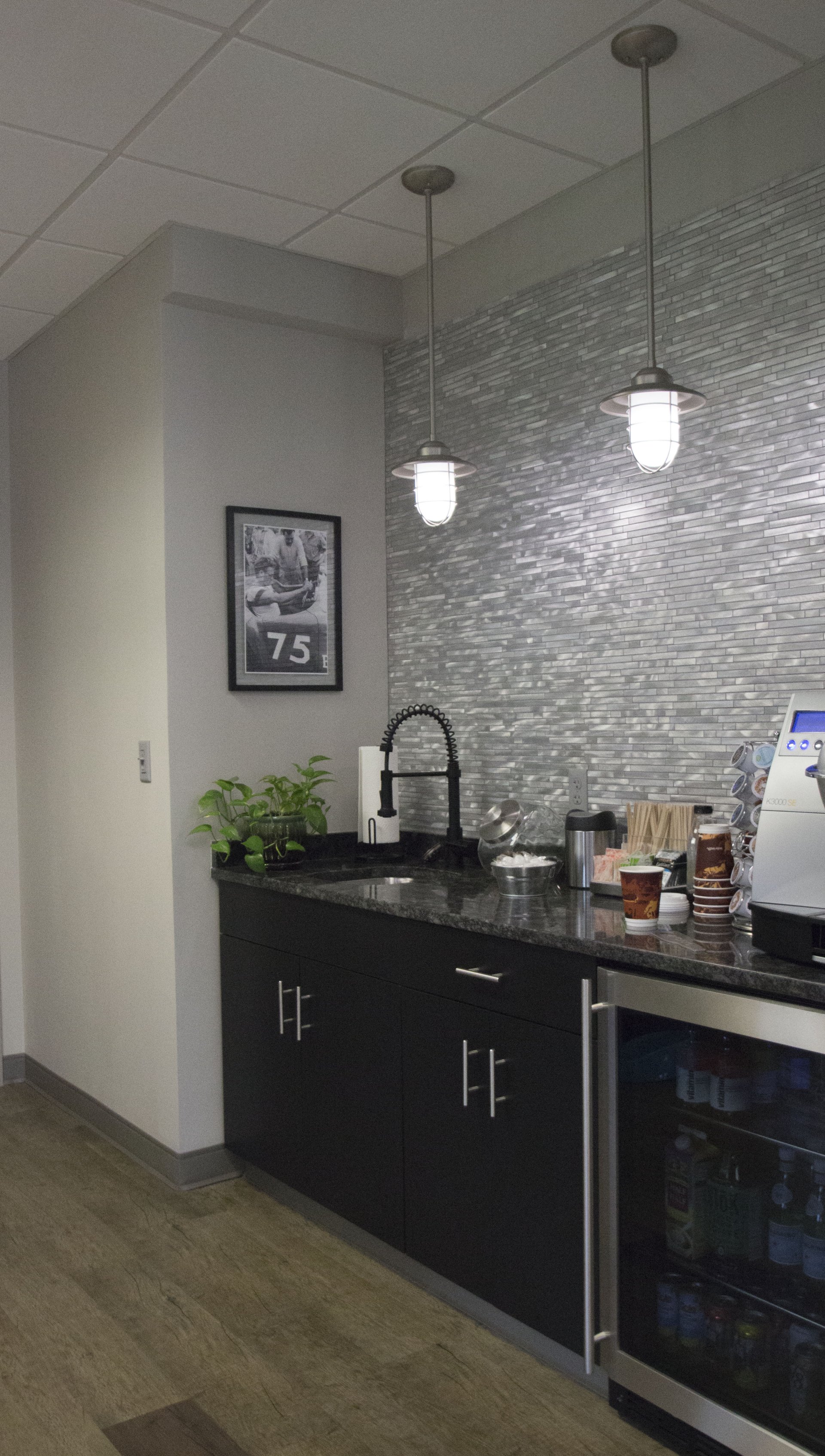 1 Zaks Kitchenette